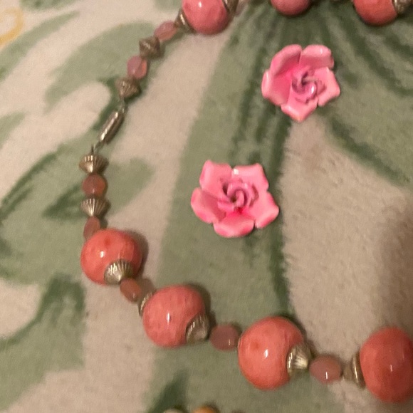 Vintage pink jewelry (AZ) - Picture 13 of 16